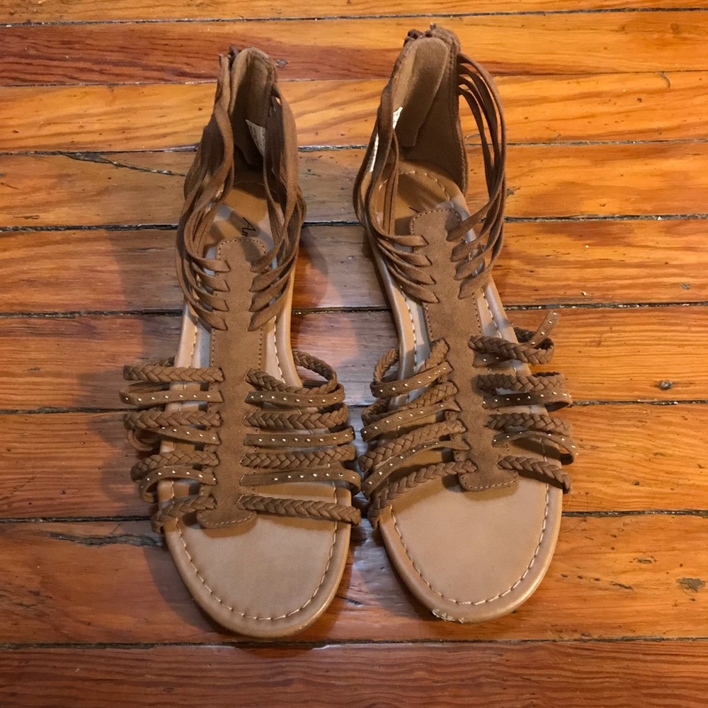 American Eagle Sandals
